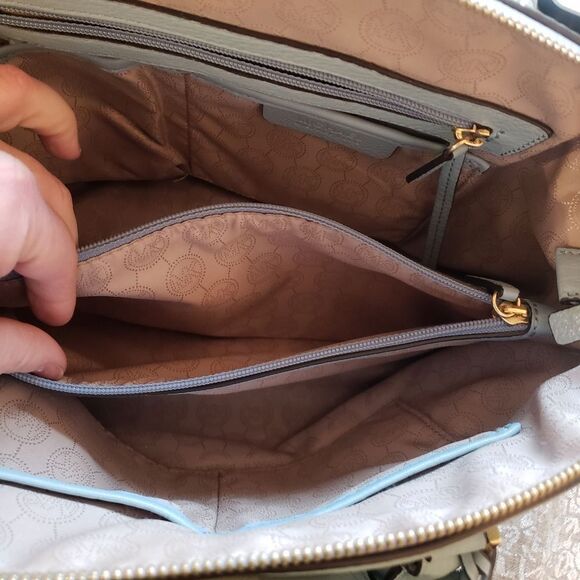 Michael Kors Sky Blue Purse - Picture 6 of 16